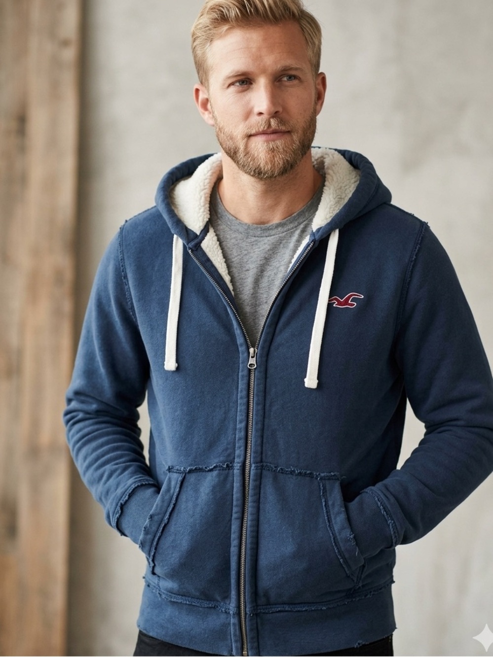 Hollister Men’s Size L Navy Hoodie with Cream Sherpa Lining